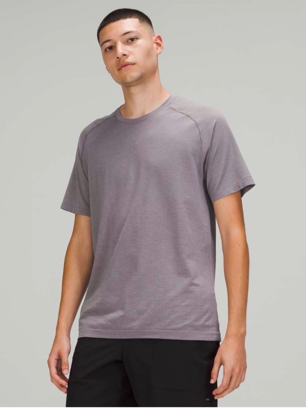 Lululemon Metal Vent Tech Short Sleeve Shirt 2.0
Rhino Grey / Dusky Lavender